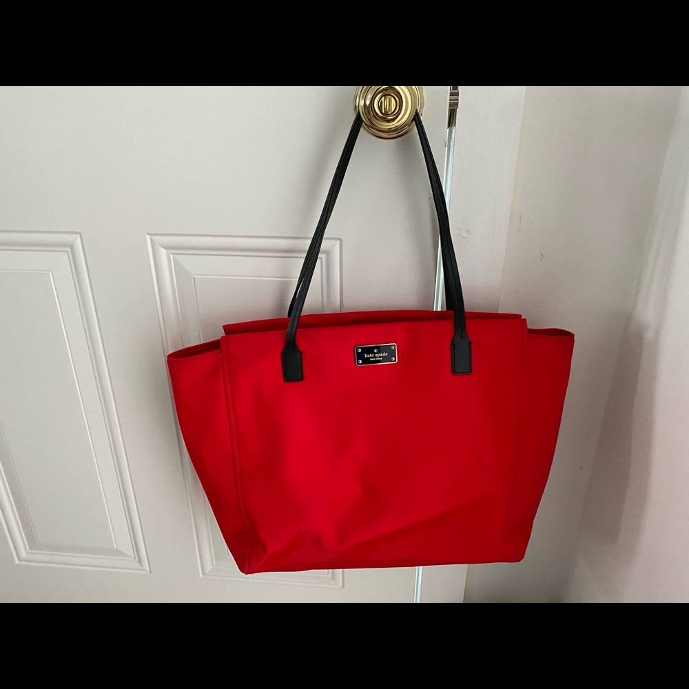 Kate spade tote ( Used twice , like new )